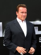 Арнольд Шварценеггер (Arnold Schwarzenegger) Terminator Genisys Premiere at the Dolby Theater (Hollywood, June 28, 2015) - 332xHQ 6fe16a432980371