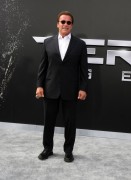 Арнольд Шварценеггер (Arnold Schwarzenegger) Terminator Genisys Premiere at the Dolby Theater (Hollywood, June 28, 2015) - 332xHQ 7e4edf432980545