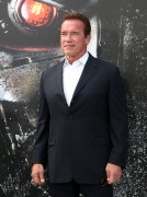 Арнольд Шварценеггер (Arnold Schwarzenegger) Terminator Genisys Premiere at the Dolby Theater (Hollywood, June 28, 2015) - 332xHQ 815a9a432980424