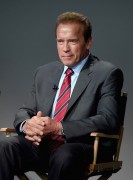 Арнольд Шварценеггер (Arnold Schwarzenegger) Promotes at the Apple Store Soho Presents Tribeca Film Festival 'Maggie' at Apple Store Soho in New York - April 22, 2015 - 61xHQ A37dd5432981646