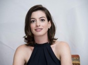 Энн Хэтэуэй (Anne Hathaway) press conference for her upcoming movie The Intern August 30-2015 (47xHQ) 38a728434480466
