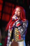 рианна - Рианна (Rihanna) MTV's 'The Seven' on Times Square in New York City, 15.11.2010 (42xHQ) 7846ae439804546