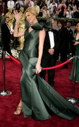Charlize Theron - 78th Annual Academy Awards (2006) (10xHQ) 0c2a5b443825226