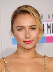 Hayden Panettiere - 40th American Music Awards at Nokia Theatre L.A. Live in Los Angeles - Nov. 18,2012 (30xHQ) 80cf1a444528236