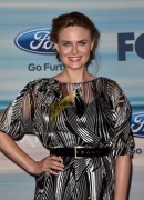 Emily Deschanel 16b5a3444619088