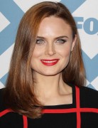 Emily Deschanel A7584e444618630