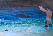 Виктория Джастис (Victoria Justice) - wearing a bikini at the beach in Hawaii, 27.08.2015 (102xHQ) 736730445186281