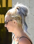Бритни Спирс (Britney Spears) - takes her niece to the Dance Studio in Westlake Village, 10.10.2015 - 22xHQ 15e6ab447531572