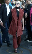 Лэди Гага / Lady Gaga - seen out in Manhattan in velure in New York, 03.11.2015 (18xHQ) C67bc6447952348