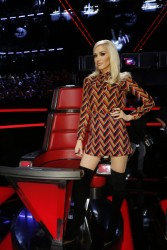 Gwen Stefani - 'The Voice' Season 9, Top 12 Elimination Night - 11/17/2015 (Stills)
