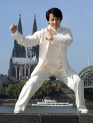 Джеки Чан (Jackie Chan) - Photocall in Colonia, Germany, February 16 2011 - 3xHQ  Daa2e6450540493