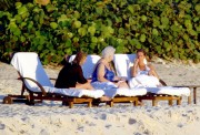 Селин Дион (Celine Dion) vacation in Anguilla, British West Indies, 12.02.2006 (48xHQ) 81c80f453101595