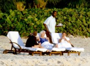 Селин Дион (Celine Dion) vacation in Anguilla, British West Indies, 12.02.2006 (48xHQ) D893b4453101548
