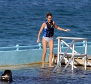Селин Дион (Celine Dion) vacation in Anguilla, British West Indies, 12.02.2006 (48xHQ) Ff23a5453101597