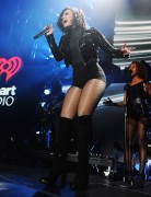 Деми Ловато (Demi Lovato) performing at Wild 94.9's Jingle Ball at the Oracle Arena in Oakland, California, 03.12.2015 (120xHQ) 04d750453113863