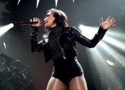 Деми Ловато (Demi Lovato) performing at Wild 94.9's Jingle Ball at the Oracle Arena in Oakland, California, 03.12.2015 (120xHQ) 09ced0453111314