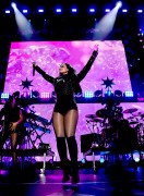 Деми Ловато (Demi Lovato) performing at Wild 94.9's Jingle Ball at the Oracle Arena in Oakland, California, 03.12.2015 (120xHQ) E89be0453110610