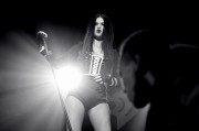Селена Гомес (Selena Gomez) Performing at Wild 94.9's 2015 Jingle Ball in Oakland, 03.12.2015 (87xHQ) 244250453120253