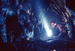 Пещера / The Cave (2005)  D45b92453757231