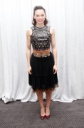 Дэйзи Ридли (Daisy Ridley) 'Star Wars - The Force Awakens' Press Conference in Los Angeles (December 4, 2015) 1e475f454099102