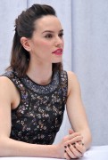 Дэйзи Ридли (Daisy Ridley) 'Star Wars - The Force Awakens' Press Conference in Los Angeles (December 4, 2015) 951bb9454099357