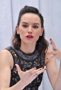 Дэйзи Ридли (Daisy Ridley) 'Star Wars - The Force Awakens' Press Conference in Los Angeles (December 4, 2015) Bc91ae454099383