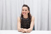 Дэйзи Ридли (Daisy Ridley) 'Star Wars - The Force Awakens' Press Conference in Los Angeles (December 4, 2015) E7871c454099212
