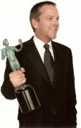 Кифер Сазерленд (Kiefer Sutherland) SAG Awards Portraits (December 30, 2006) - 8xHQ 50c7ca454255398