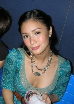 heart evangelista stole cleavage pics 03