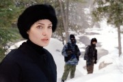 За гранью / Beyond Borders (Анджелина Джоли / Angelina Jolie) 2003 F923c8454391396