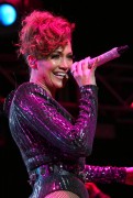 Дженнифер Лопез (Jennifer Lopez) performs Onstage during The Megaton at Madison Square Garden in New York City, 28.10.2015 - 24xHQ Cc36b9455018070