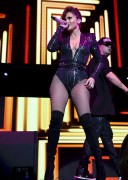 Дженнифер Лопез (Jennifer Lopez) performs Onstage during The Megaton at Madison Square Garden in New York City, 28.10.2015 - 24xHQ Ce6eb5455017965