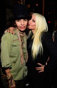 Кристина Агилера (Christina Aguilera) Linda Perry's Freeheld Party in Los Angeles, 05.01.2016 - 27xHQ 0e7146457175321