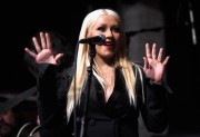 Кристина Агилера (Christina Aguilera) Linda Perry's Freeheld Party in Los Angeles, 05.01.2016 - 27xHQ Cff323457175161