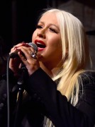 Кристина Агилера (Christina Aguilera) Linda Perry's Freeheld Party in Los Angeles, 05.01.2016 - 27xHQ D616ea457175168