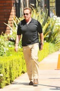 Арнольд Шварценеггер (Arnold Schwarzenegger) out for lunch in Brentwood, 10.08.2015 (9xHQ) Bb77ac457187006