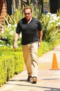 Арнольд Шварценеггер (Arnold Schwarzenegger) out for lunch in Brentwood, 10.08.2015 (9xHQ) F9c3b7457187033