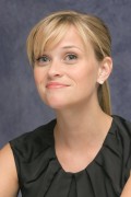 Риз Уизерспун (Reese Witherspoon) Munawar Hosain Portraits for Rendition Press Conference on October 4, 2007 - 35xHQ 00f9f9462539782