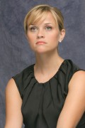 Риз Уизерспун (Reese Witherspoon) Munawar Hosain Portraits for Rendition Press Conference on October 4, 2007 - 35xHQ 122838462539828