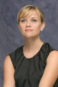 Риз Уизерспун (Reese Witherspoon) Munawar Hosain Portraits for Rendition Press Conference on October 4, 2007 - 35xHQ 49bd5a462539810
