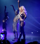Бритни Спирс (Britney Spears) Performing in Las Vegas, 27.12.2015 (40xHQ) 05d9b6463643280