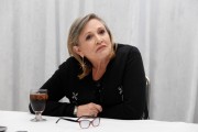 Кэрри Фишер (Carrie Fisher) 'Star Wars - The Force Awakens' Press Conference (December 4, 2015) F40abc463644077