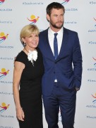 Крис Хемсворт (Chris Hemsworth) There's Nothing Like Australia Campaign Launch at Bryant Park in New York (January 25, 2016) (19xHQ) 302868463651912