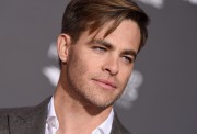 Крис Пайн (Chris Pine) The Finest Hours Premiere at TCL Chinese Theatre in Los Angeles (January 25, 2016) (43xHQ) 545dc8463652687