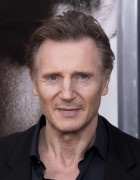 Лиам Нисон (Liam Neeson) Concussion Premiere at AMC Loews Lincoln Square (New York, 16.12.2015) (18xHQ) 5a9a25463657855