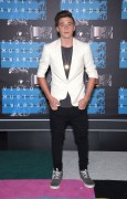 Бруклин Бекхэм (Brooklyn Beckham) MTV Video Music Awards at Microsoft Theater, 30.08.2015 (101xHQ) 6879c4463651147