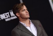 Крис Пайн (Chris Pine) The Finest Hours Premiere at TCL Chinese Theatre in Los Angeles (January 25, 2016) (43xHQ) 7db6ac463652577