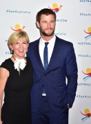 Крис Хемсворт (Chris Hemsworth) There's Nothing Like Australia Campaign Launch at Bryant Park in New York (January 25, 2016) (19xHQ) 865d83463652026