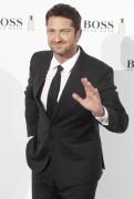 Джерард Батлер (Gerard Butler) Hugo Boss party at the Eurobuilding Hotel in Madrid, Spain, 04.02.2016 (14xHQ) A20fc1463656346