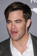 Крис Пайн (Chris Pine) The Finest Hours Premiere at TCL Chinese Theatre in Los Angeles (January 25, 2016) (43xHQ) A3270e463652247